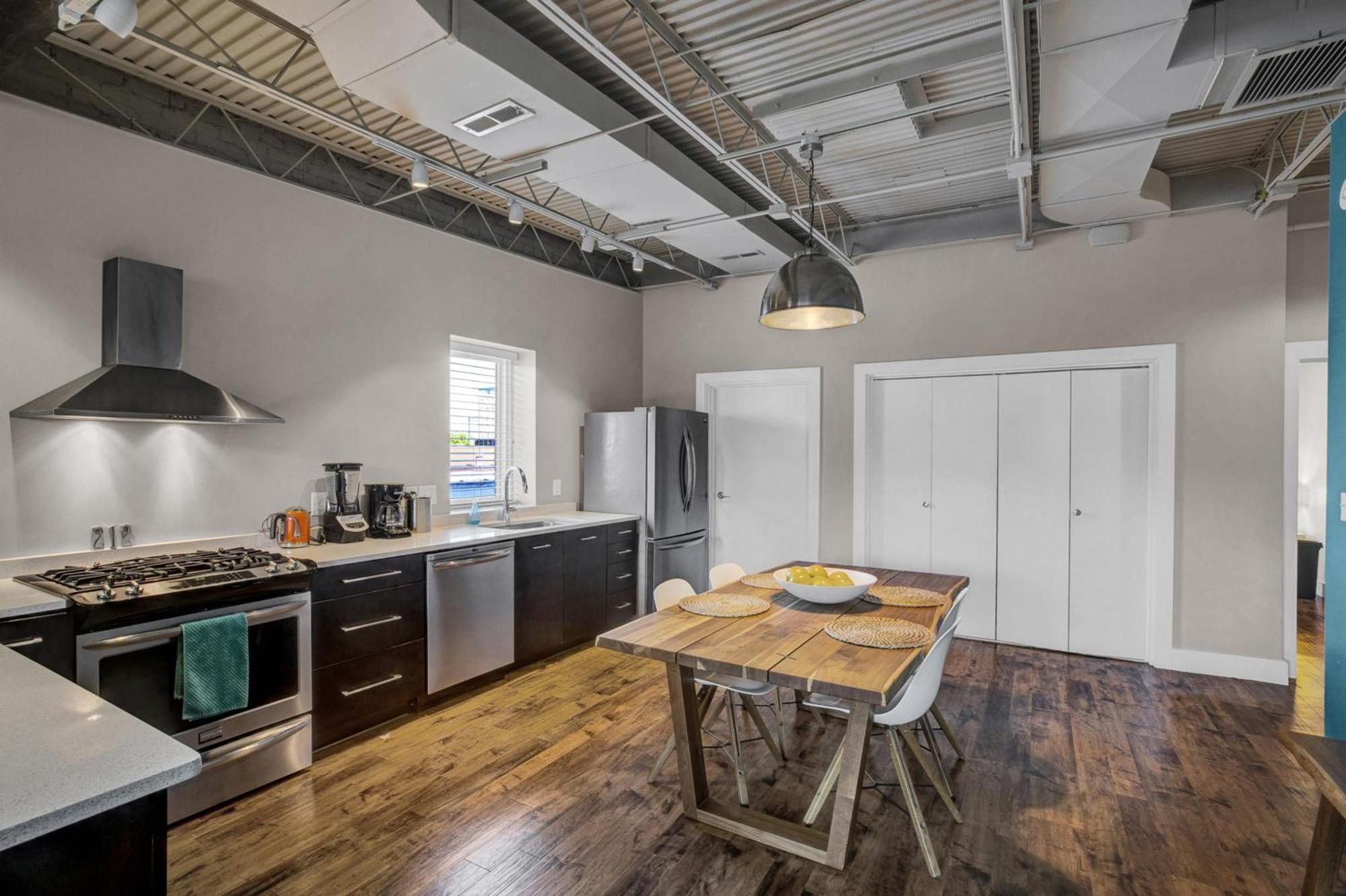 A Friendly Staycation - Downtown Greensboro Close To Major Attractions! 外观 照片